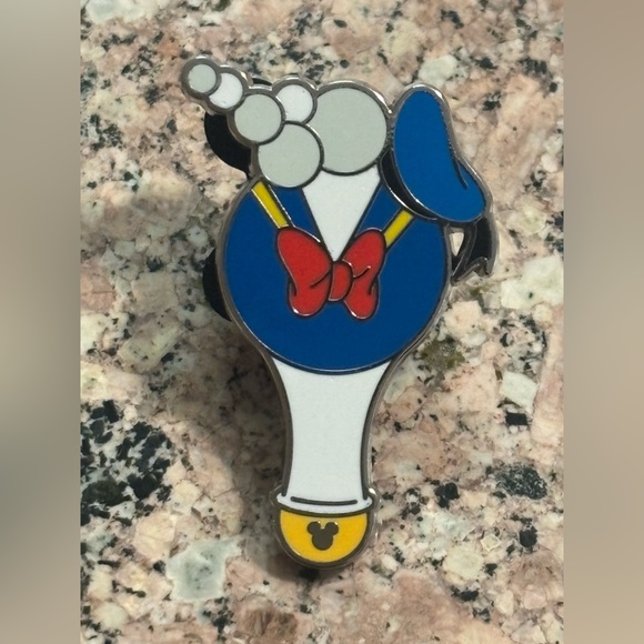 Disney Accessories - New Wave B 2025 Hidden Mickey Walt Disney World Donald Duck Bubble Wand Pin